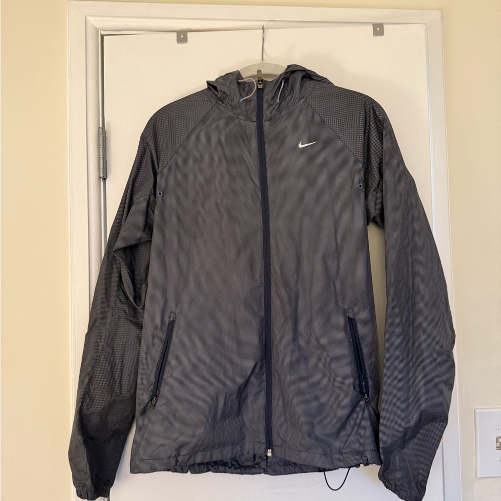 Nike Women’s Gray Windbreaker with Hood and Full-Length Zipper